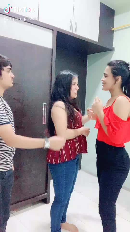 @iampari_jas