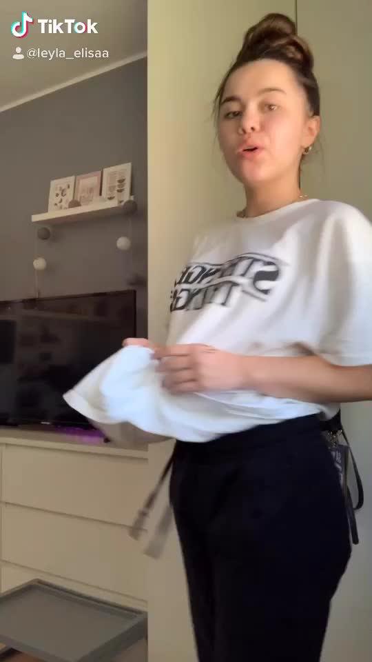@𝐿𝑒𝓎𝓁𝒶 𝐸𝓁𝒾𝓈𝒶