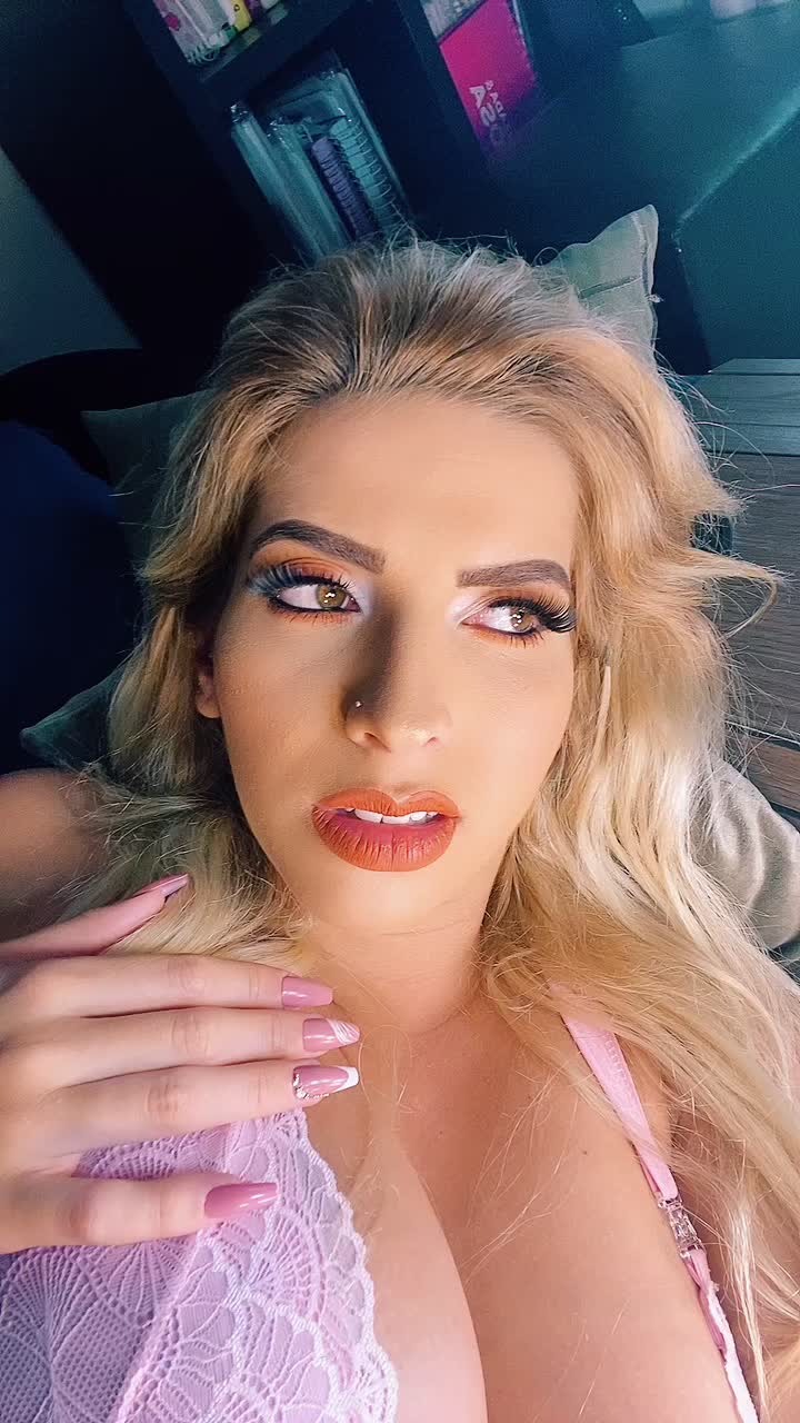 @Ellengceleghini