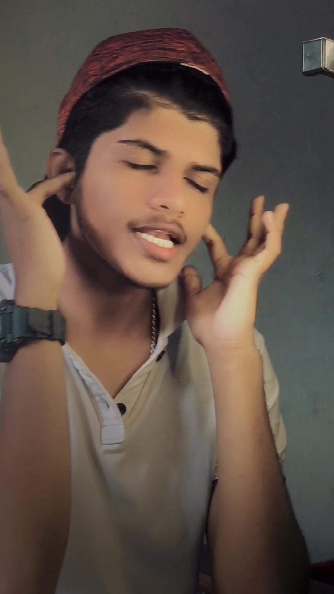 @- A   F   Z   U -