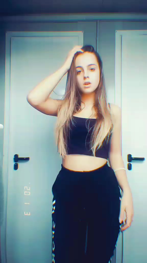 @Rebecca_official03