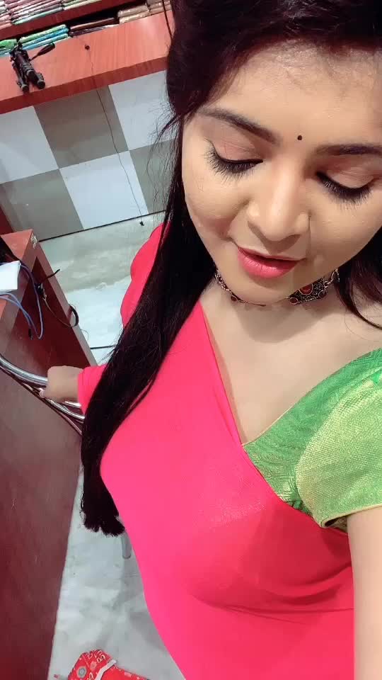 @DOLLY_AUSETTY_VJ