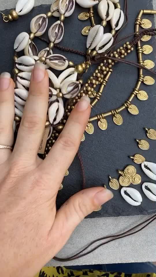 @Artjuna.collection