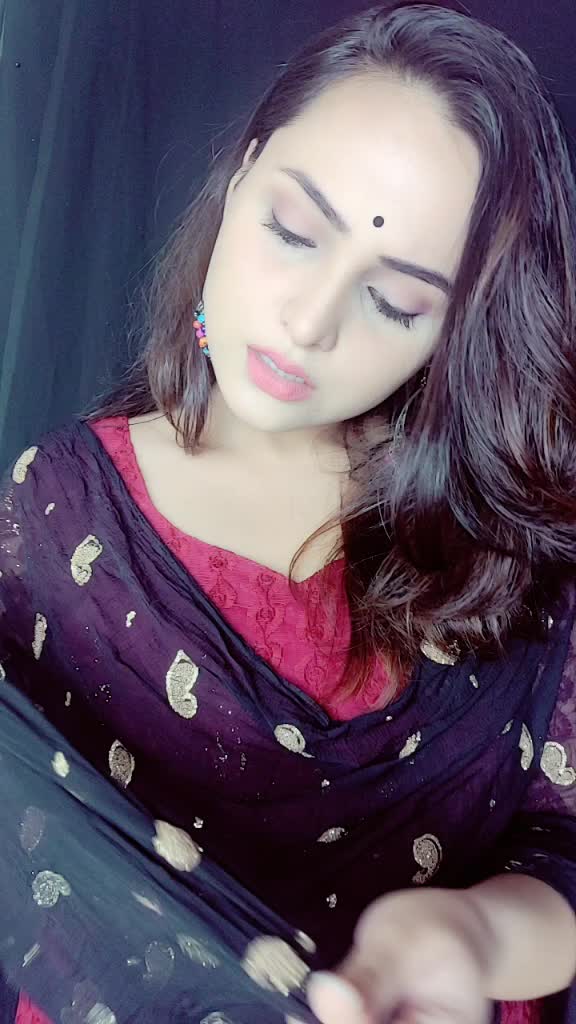 @Aliya Naaz