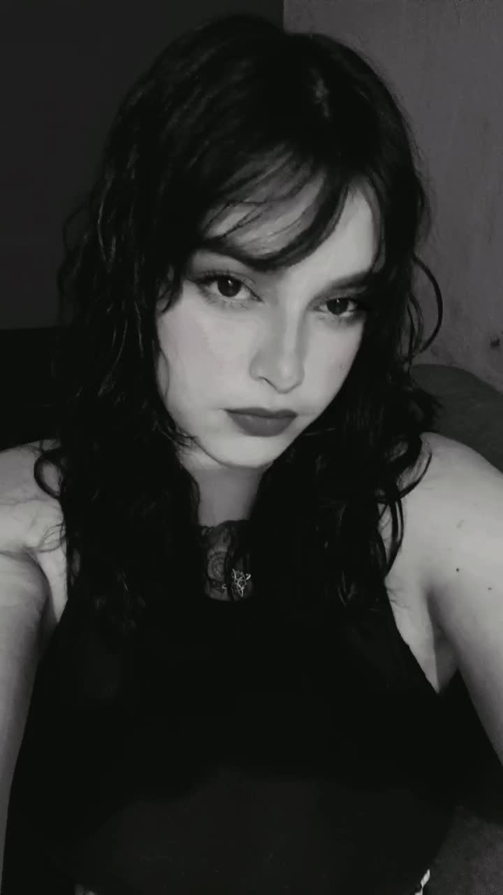 @hannialozano