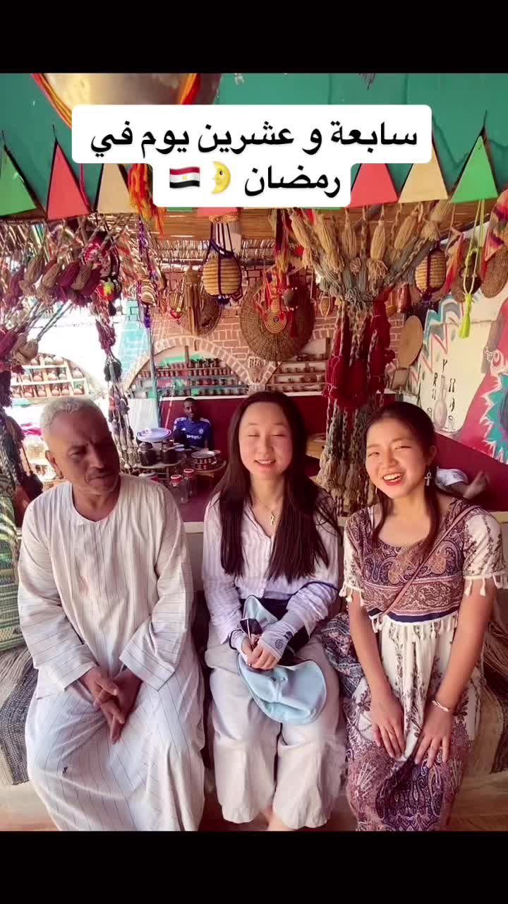 @Japanese girl in Egypt