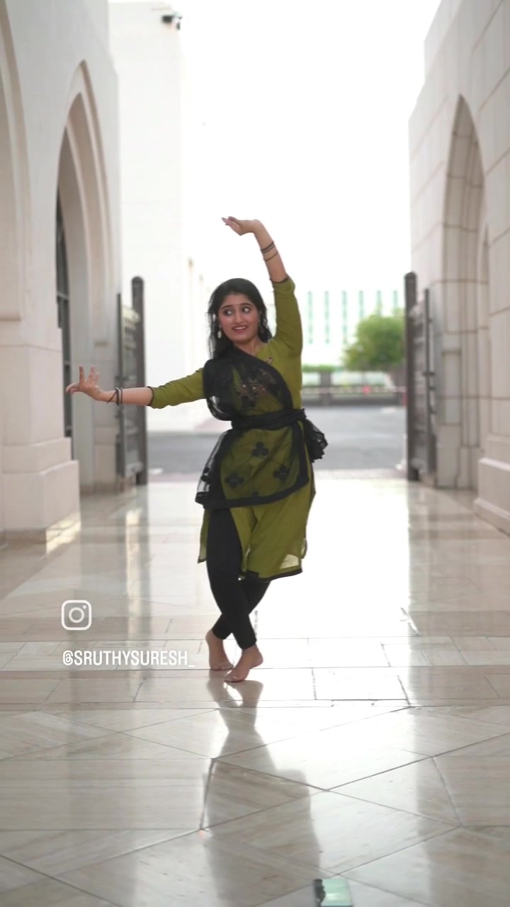 @Sruthy Suresh 🦄