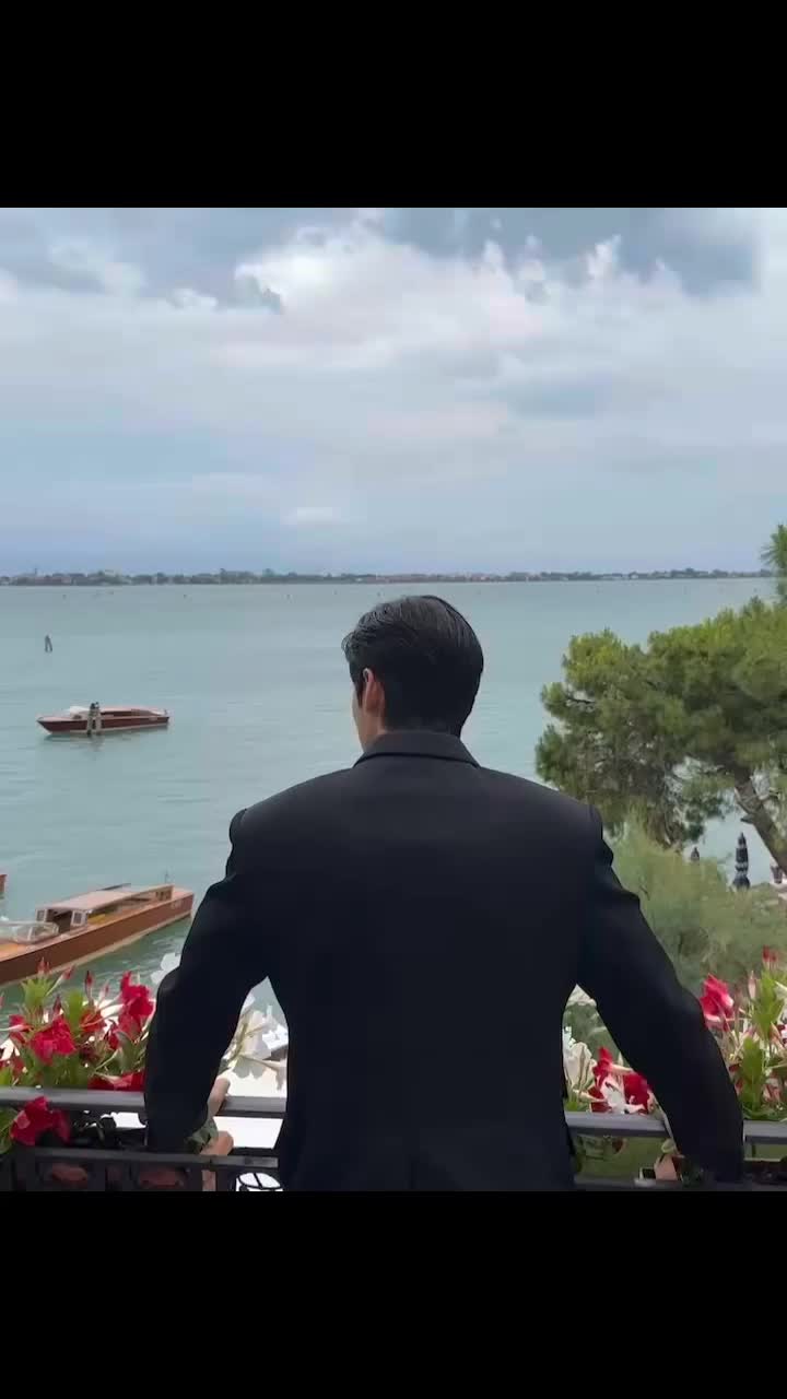 @Hari Zoé