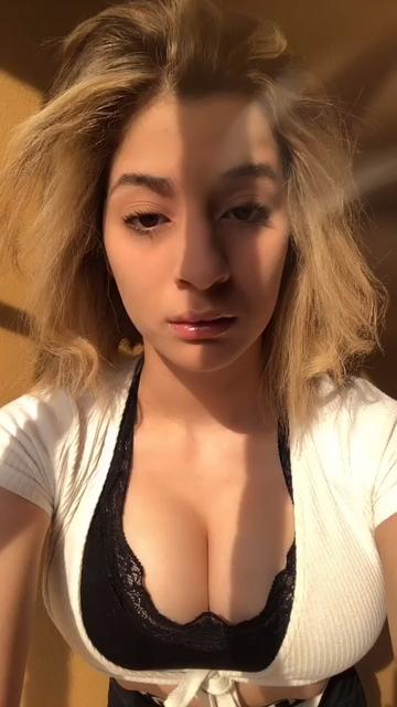 @✨ 𝑲 𝑹  ✨
