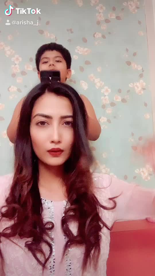 @Arishajofficial