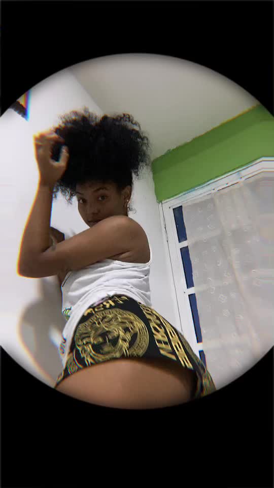 @Yuli Diiaz