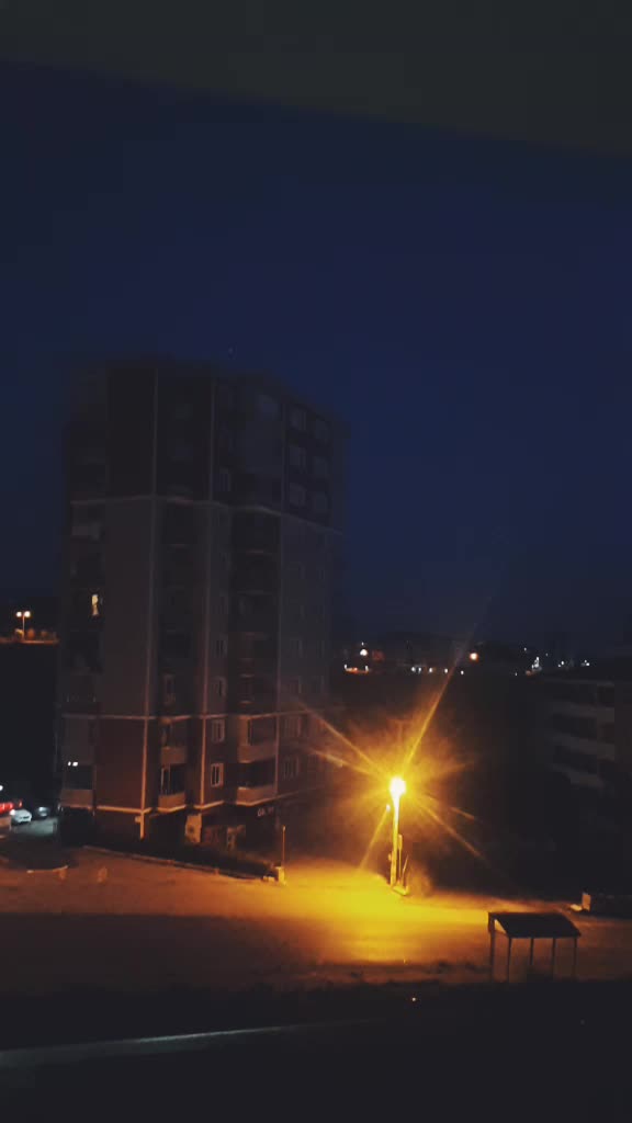 @&bull;Burcu Mandil