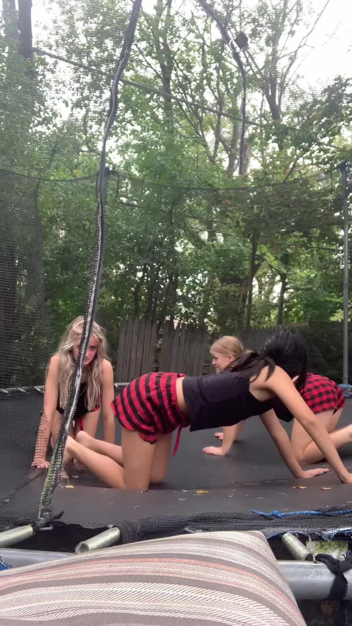 @musicalycrownmeup
