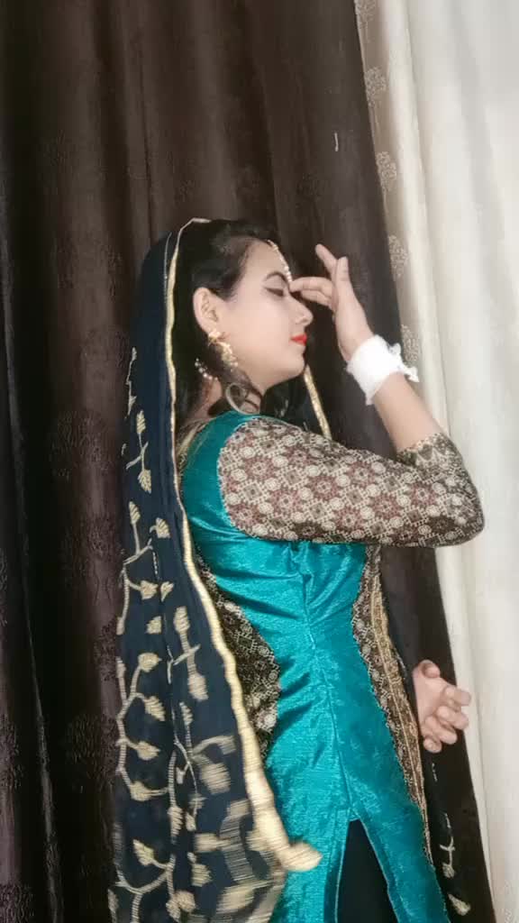 @tha_ official_Bushra