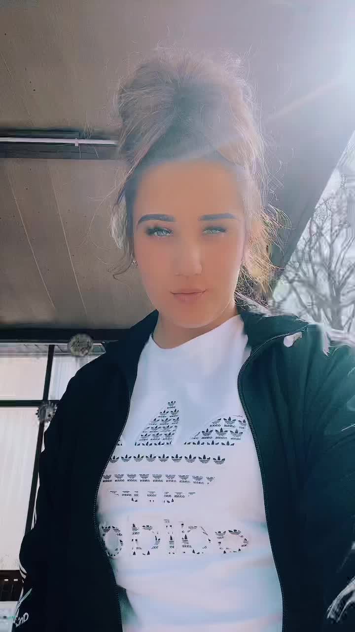 @Каролина.🖤