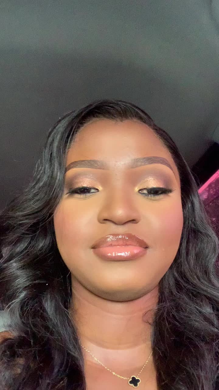 @naomiezola03