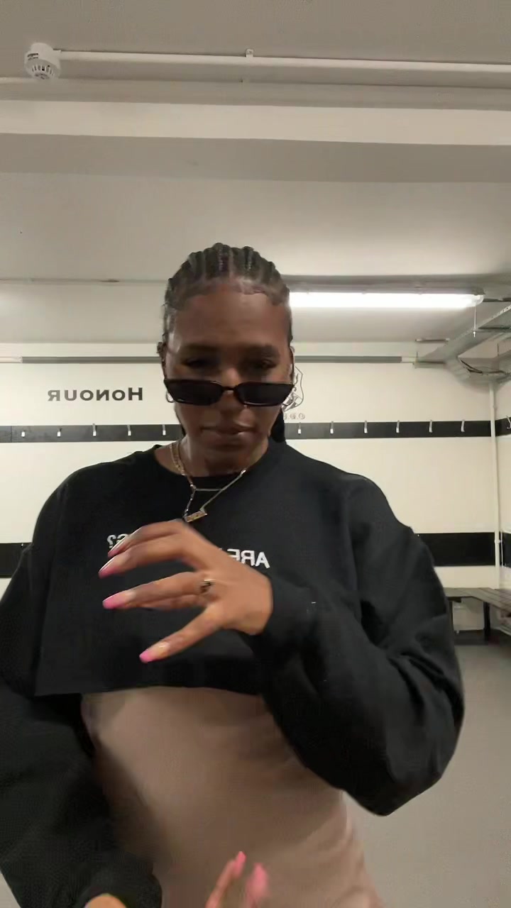 @Teeshaa