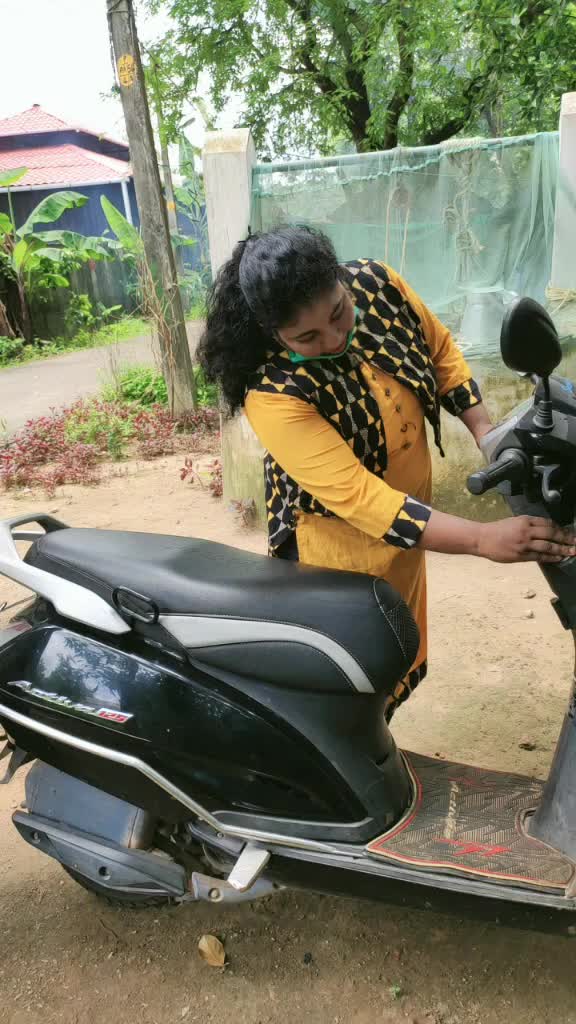 @👑Sneha Gopakumar👑