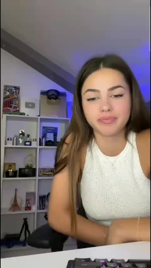 @Ana ne prati🥺💗