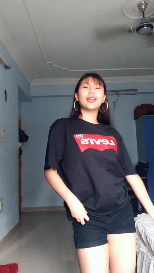 @Veronica awungshi