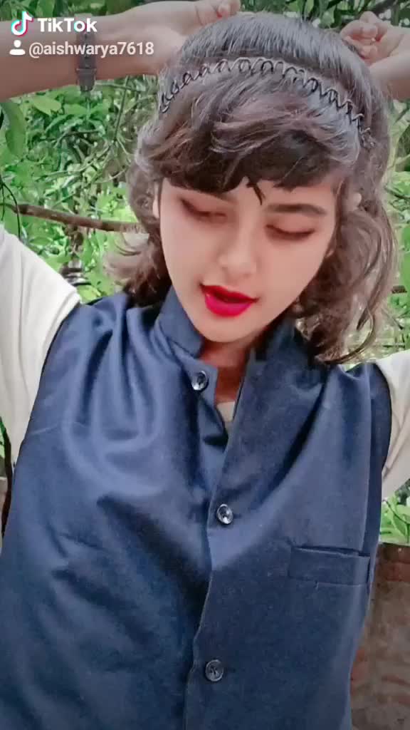 @Aishwarya tiwari 😊