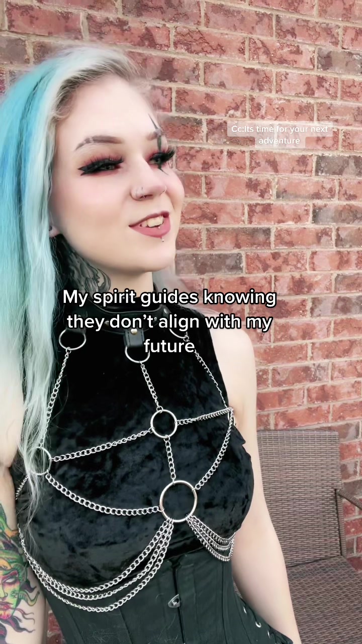 @Mercedes🏳️🌈