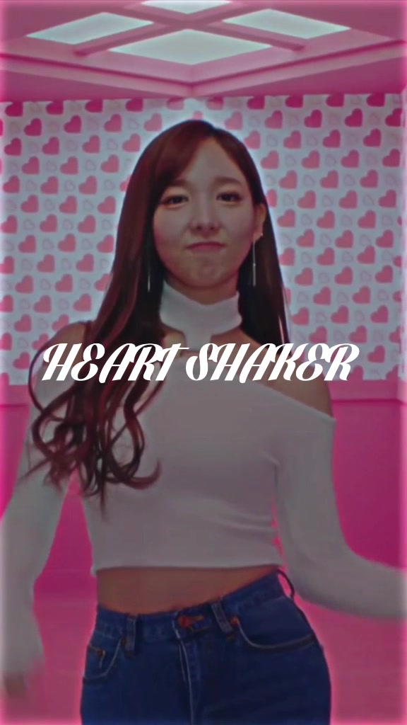 @^~• girls edits •~^