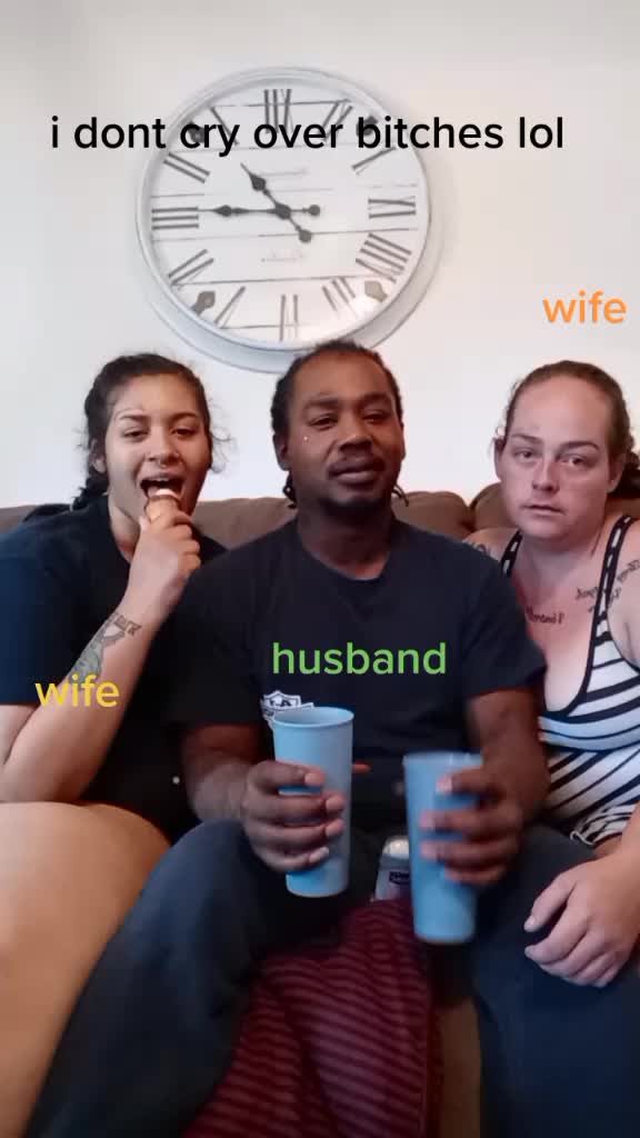 @Throuplelife32