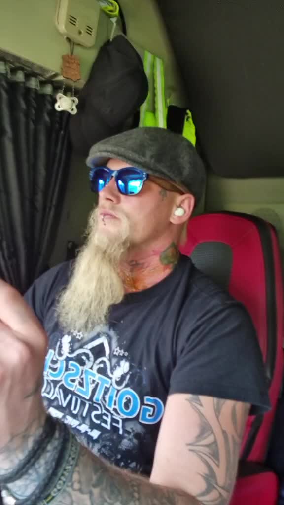 @Truckerbasti88