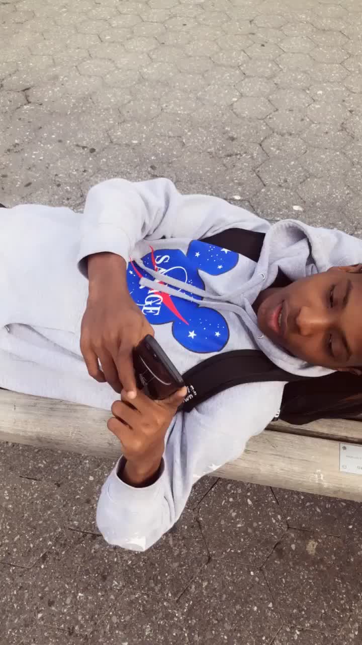 @Zzzz