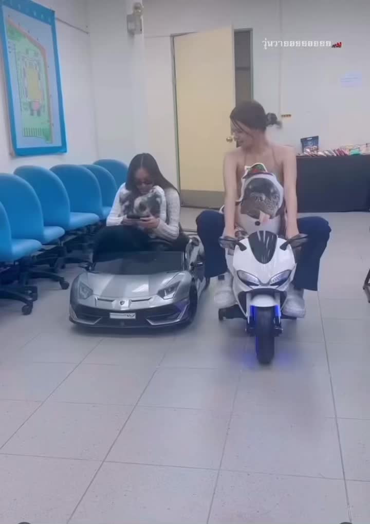 @Freenky&Becky