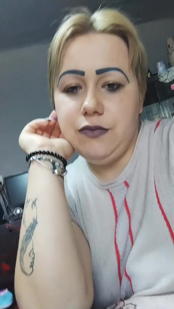 @KINGA ✓