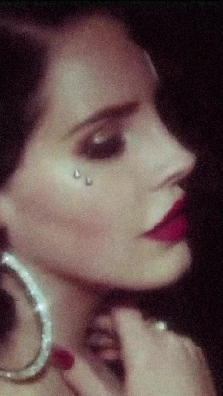 @__h0neymoon__