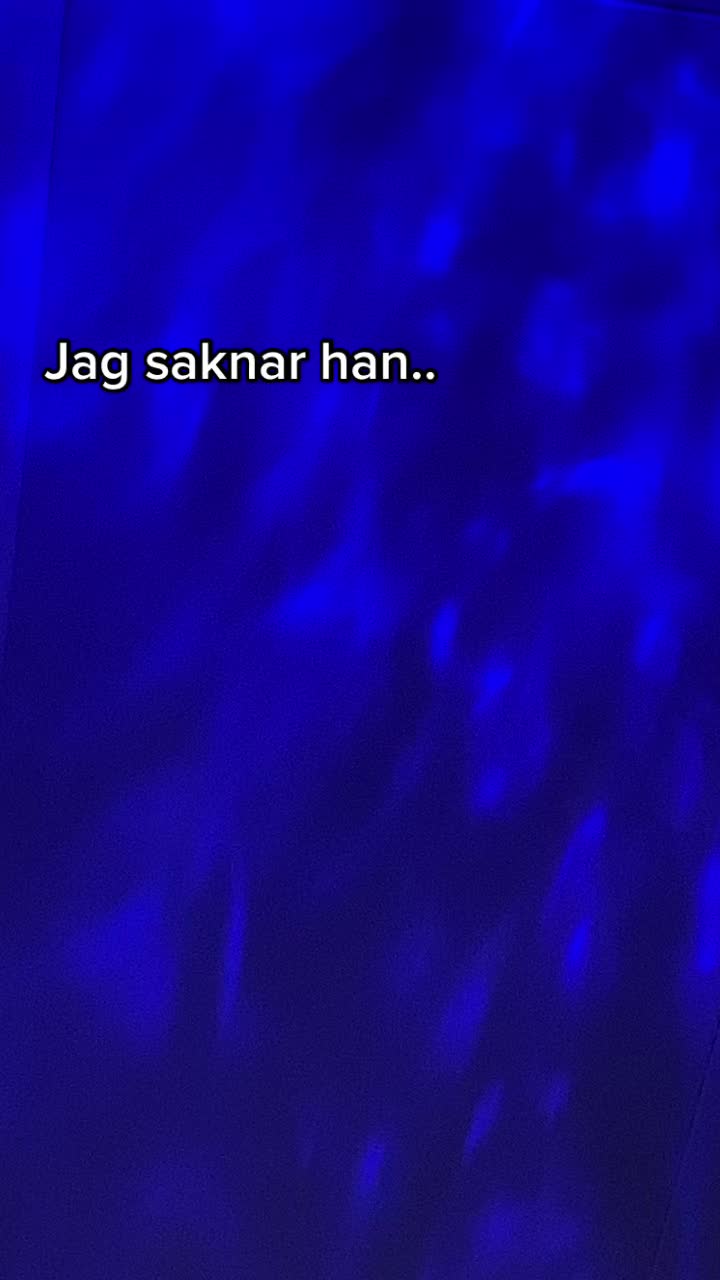 @<33