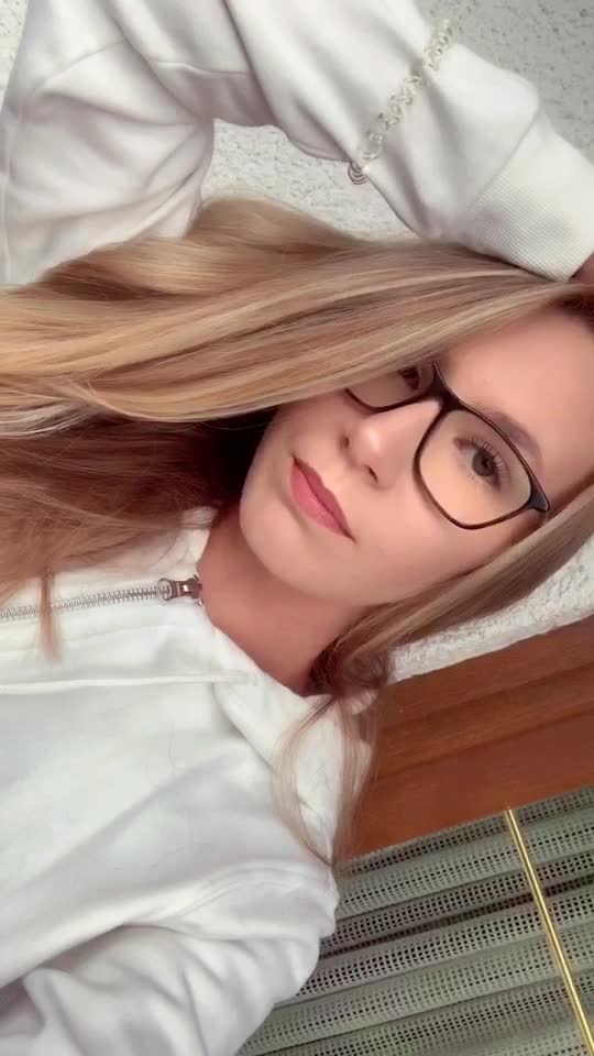 @Julia 💫