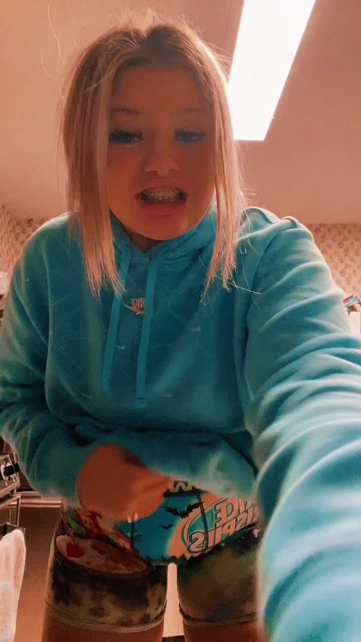 @Angel 🦋