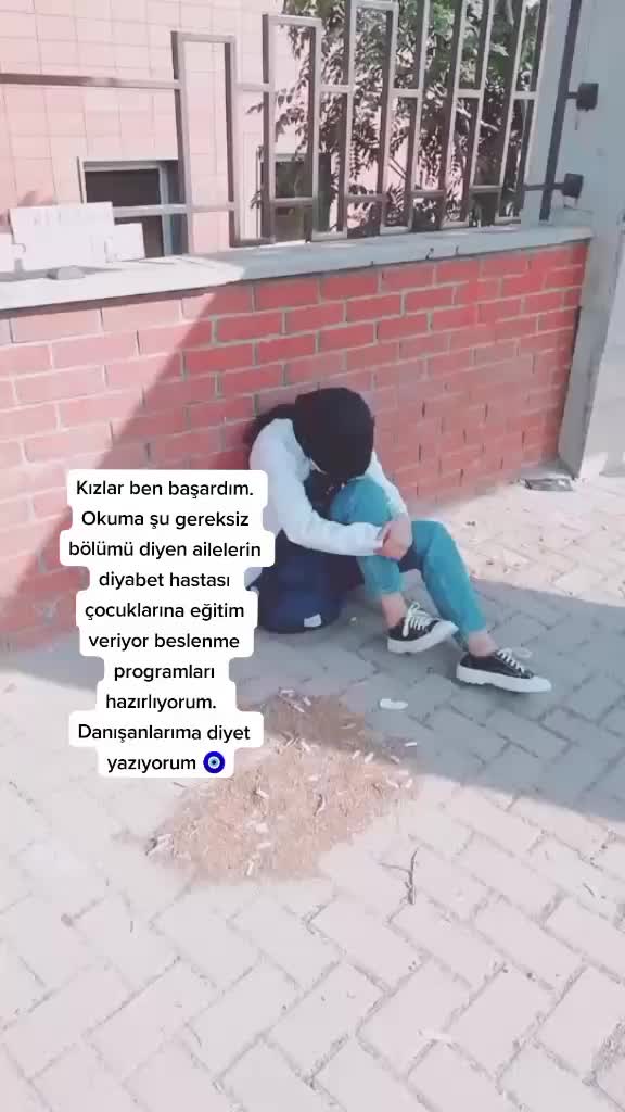@Dyt_&ouml;zlem
