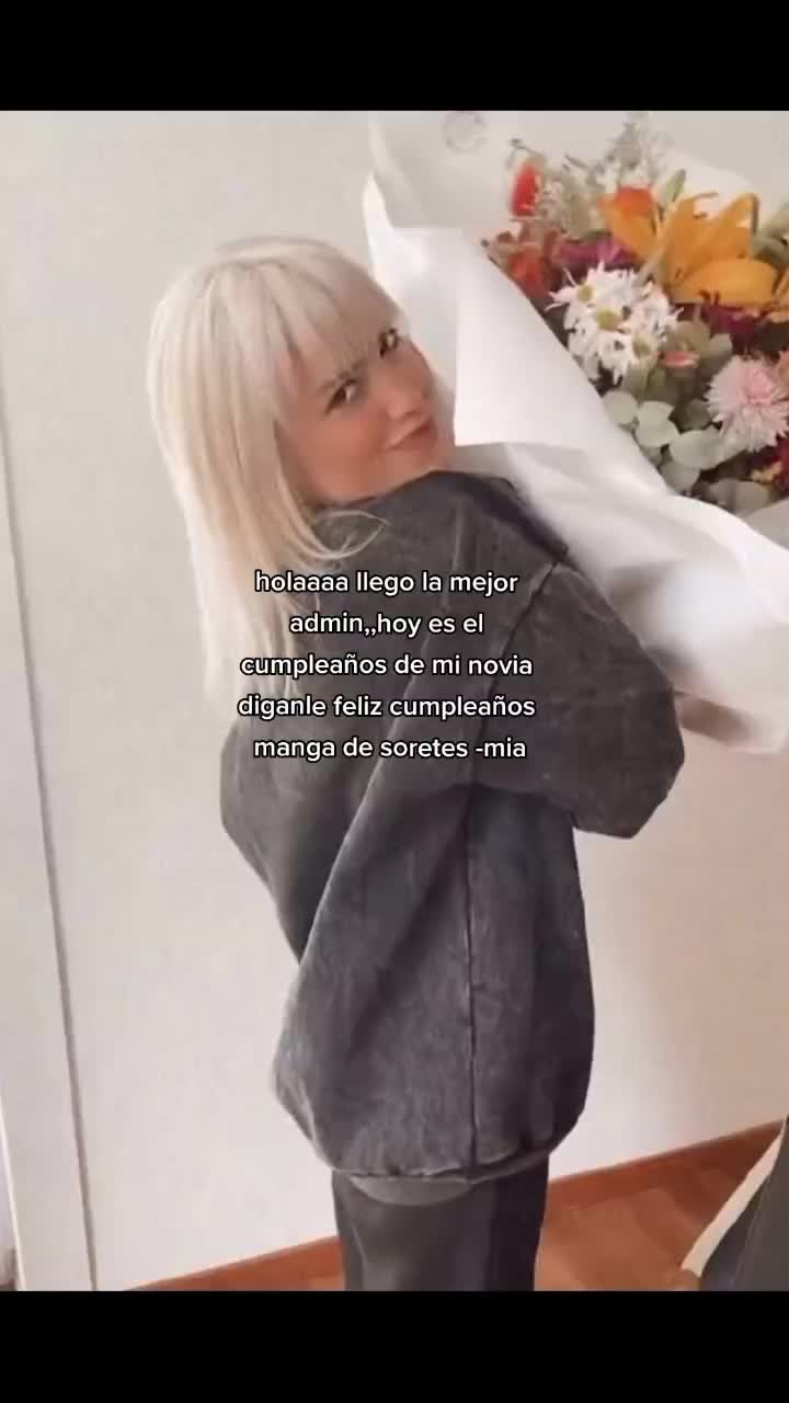 @11 boludas atras de lali