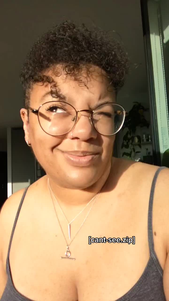 @Yvie
