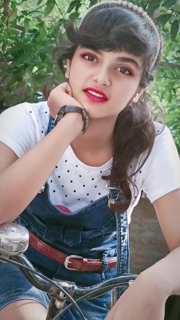 @Aishwarya tiwari 😊