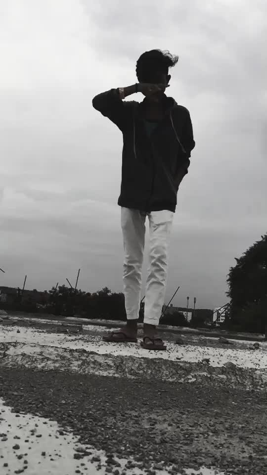 @꧁cяคzყ Ъσყ d¡łłu༒꧂