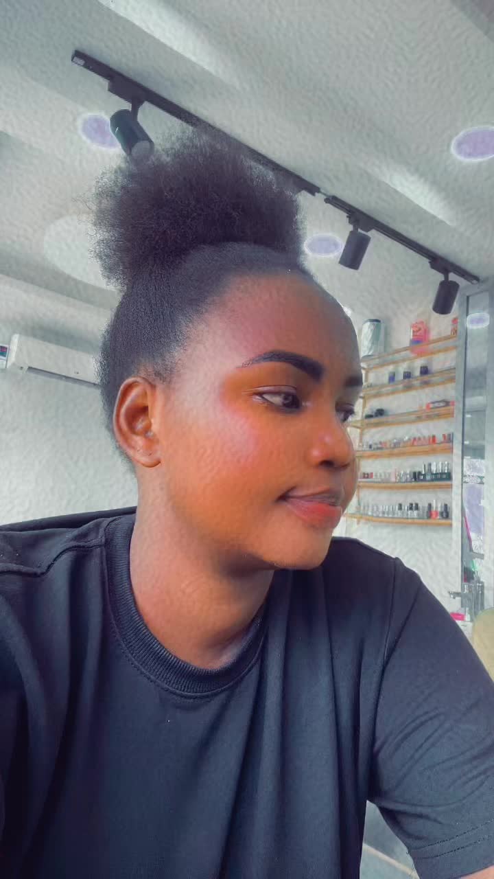 @👩🏾&zwj;🦰Lola Danny👩🏾&zwj;🦰