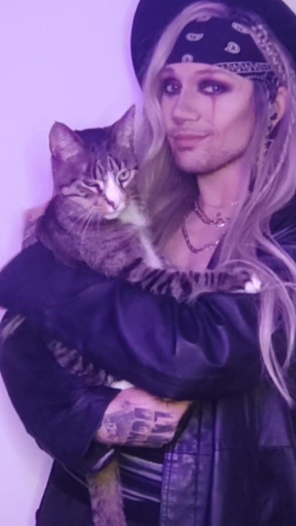 @Bakura Momsen
