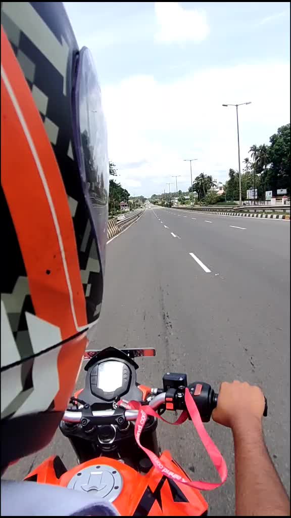 @ബൈക്ക് പ്രാന്തൻ 😍