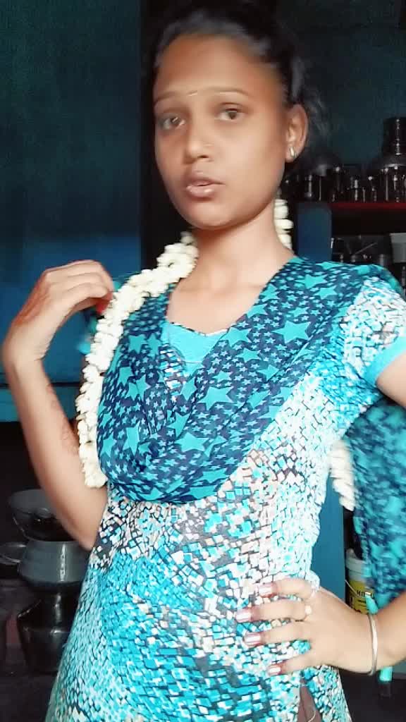 @💕Niveditha👒