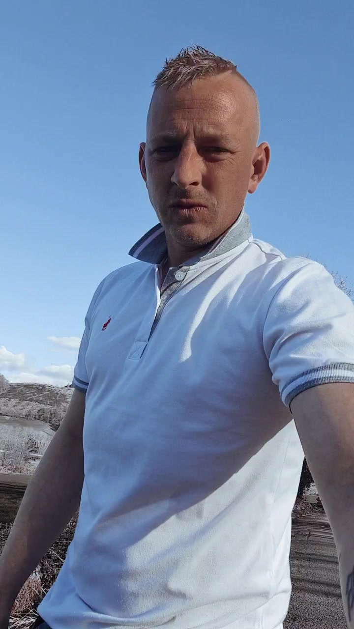 @Roy👑🏴