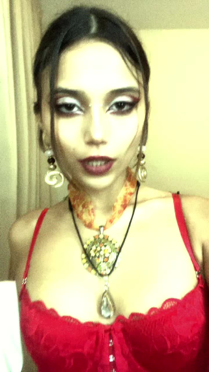 @cherrycinna_