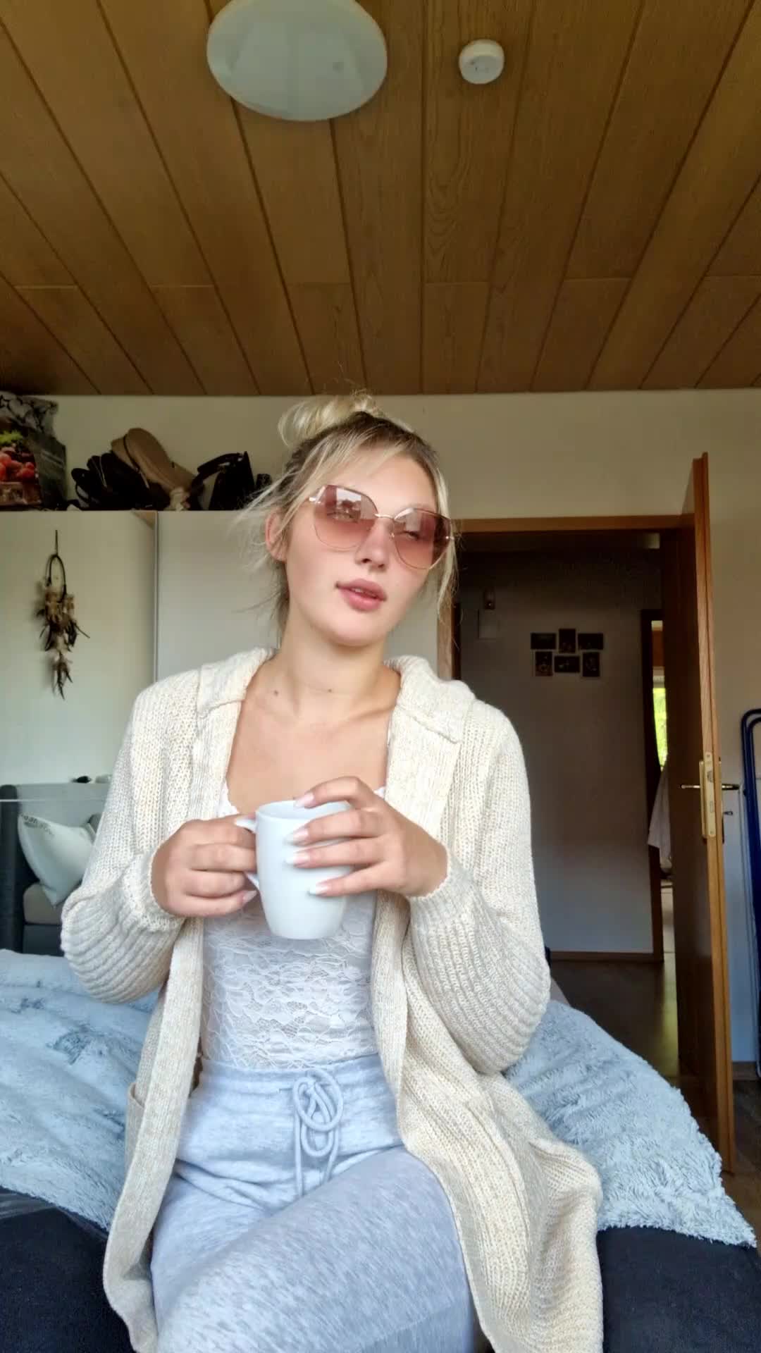 @nobodys queen