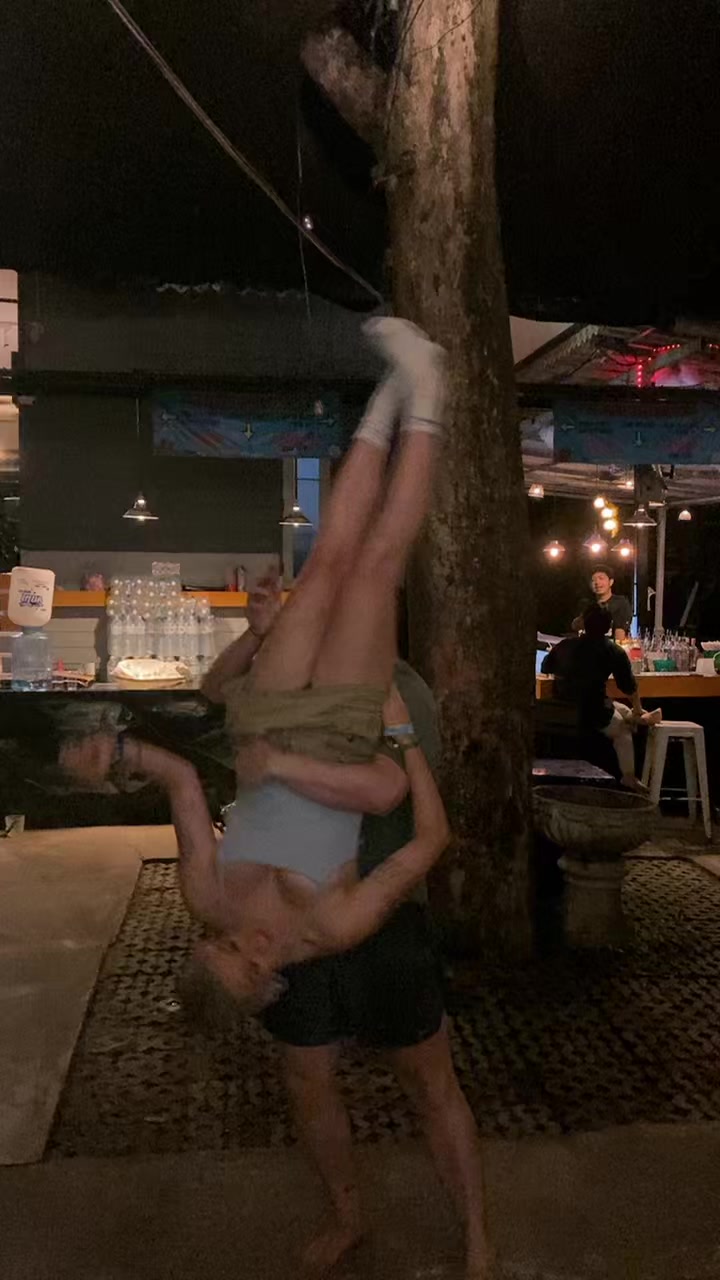 @nicole 🪩🍒🕺⚡️