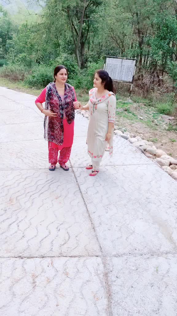 @sunidhi Chauhan